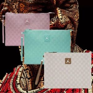 Jordan Monogram Pouch • 2024 • 0.69L or 0.98L